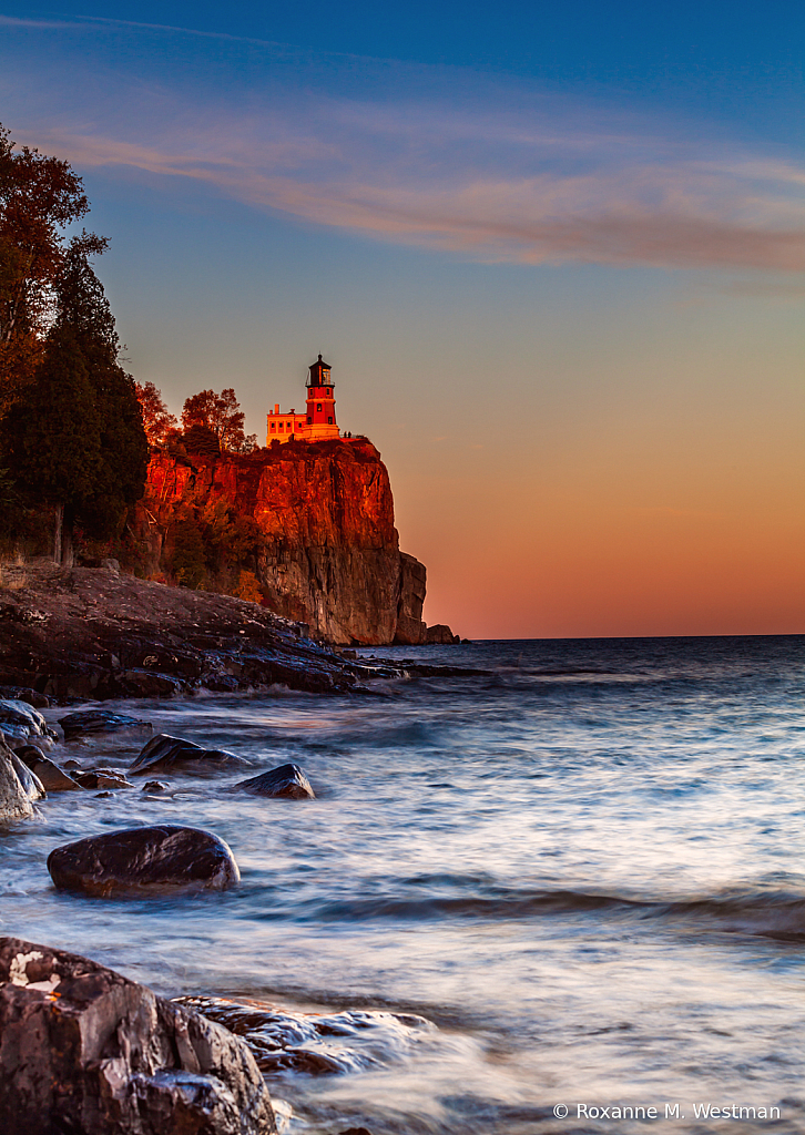 Last of the evening glow on Split Rock lighth - ID: 15937359 © Roxanne M. Westman