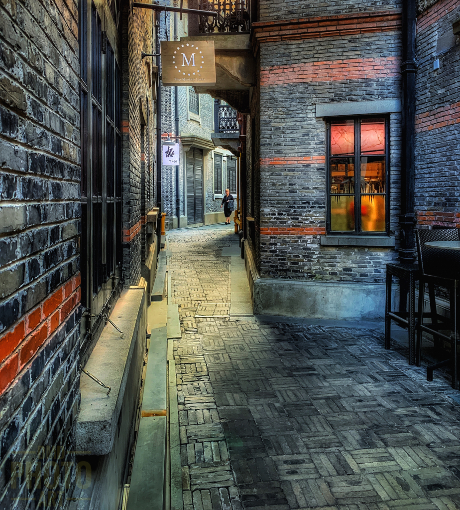 ~ ~ WALKING THE ALLEY WAY ~ ~ 