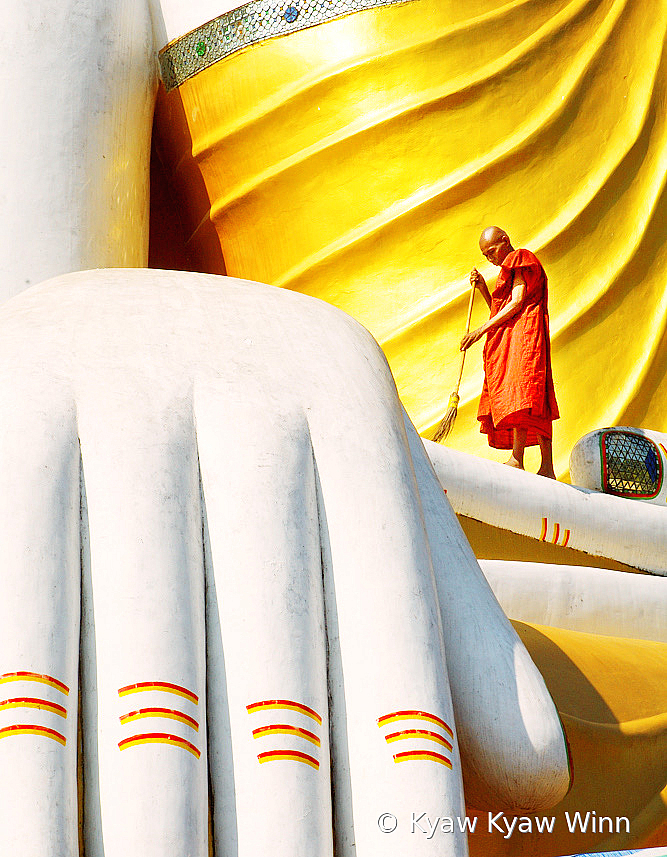 On The Huge Buddha Image