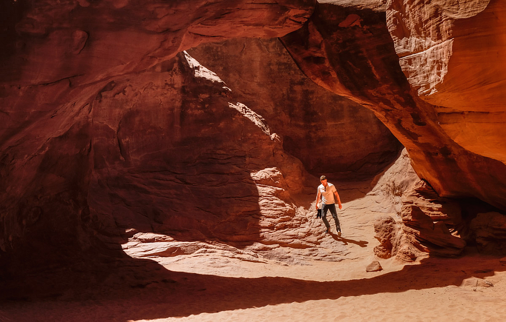 Exploring Sand Dune Arch Trail