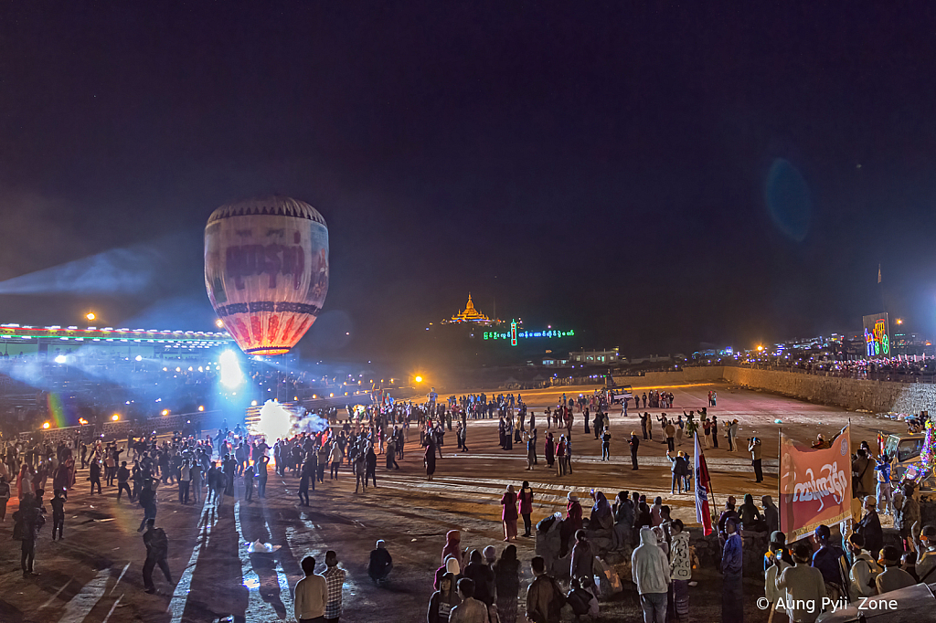 Fire balloon festival