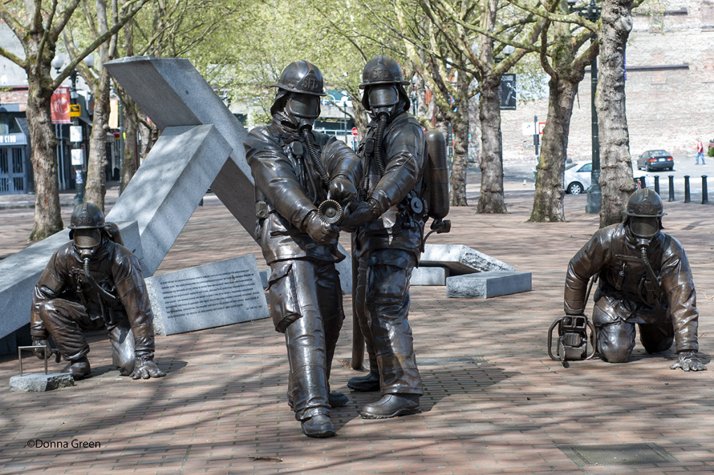 Seattle First Responders Monument - ID: 15963142 © Robert/Donna Green