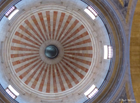 Dome above, Lisbon