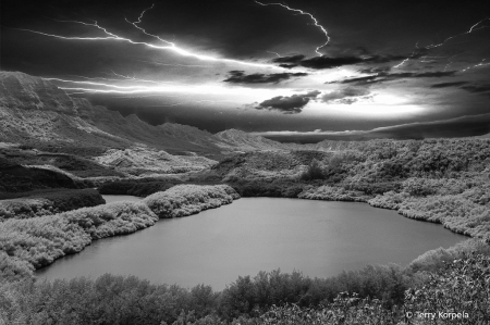 Kauai Lake View B&W IR