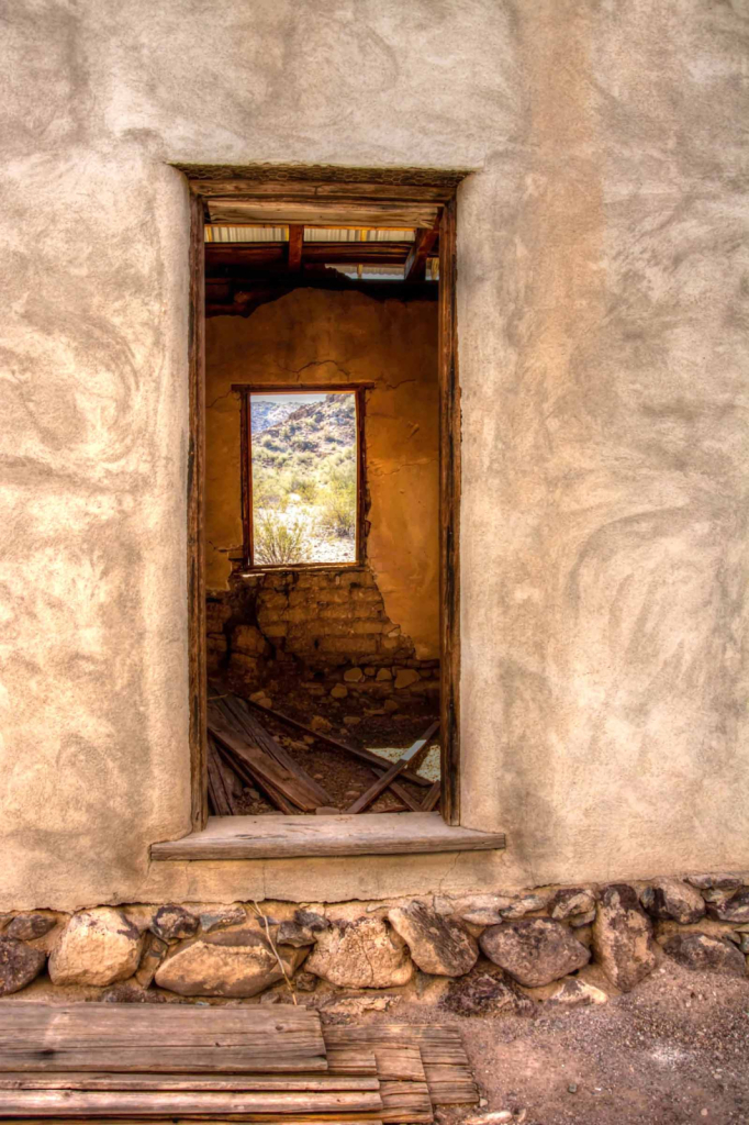 Door to the Past - ID: 15974574 © Sheila Faryna