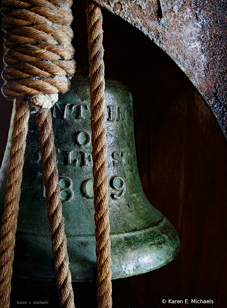 ship bell - ID: 15975725 © Karen E. Michaels