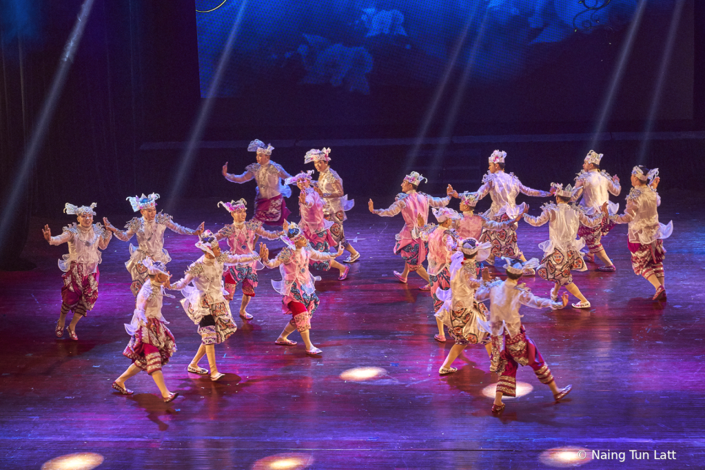 Myanmar prince traditional dancing