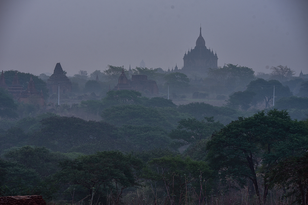 Sunrise on Bagan (27-3-2022)