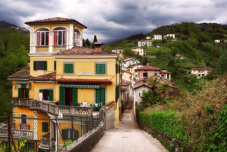 Strolling Through an Tuscan Village
