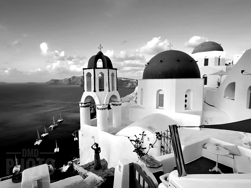 ~ ~ ATOP OIA, GREECE ~ ~ 