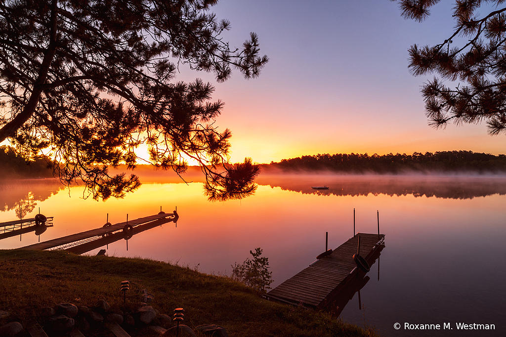 Sunrise on a Minnesota lake - ID: 16000039 © Roxanne M. Westman
