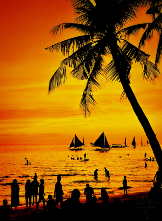 ~ ~ SILHOUETTES IN THE BEACH ~ ~ 