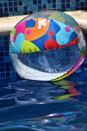 COLORFUL BALL & REFLECTIONS