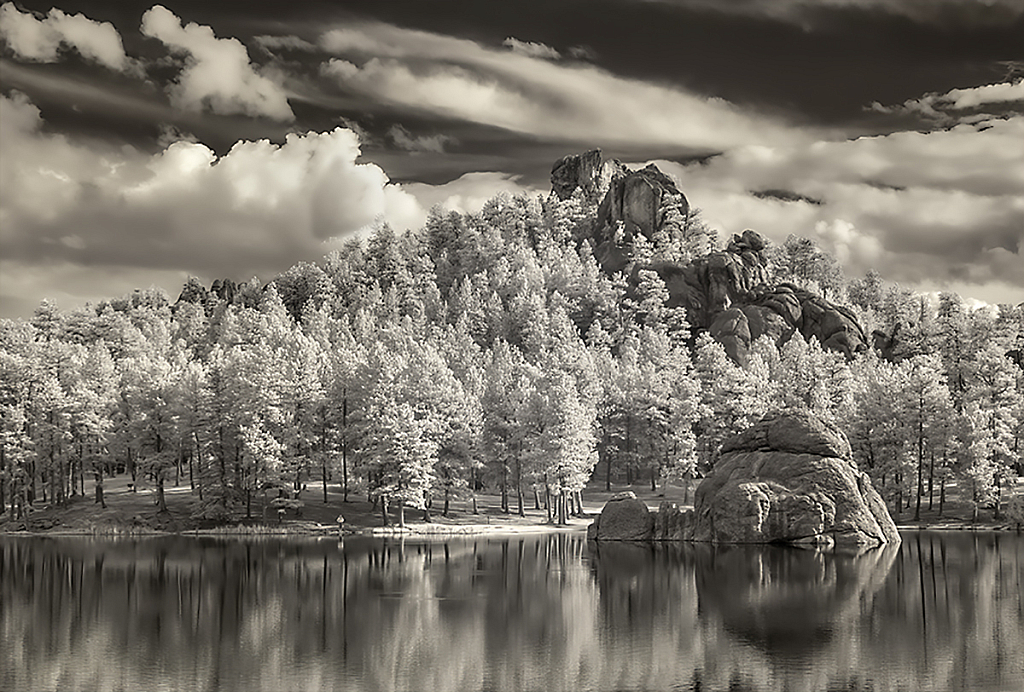 Sylvan Lake Retreat, South Dakota - ID: 16007648 © Martin L. Heavner
