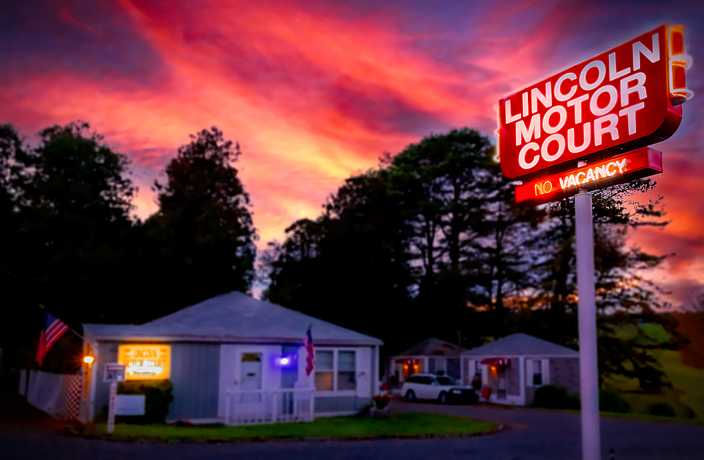 No Vacancy, Lincoln Motor Court, Bedford PA - ID: 16008703 © Martin L. Heavner
