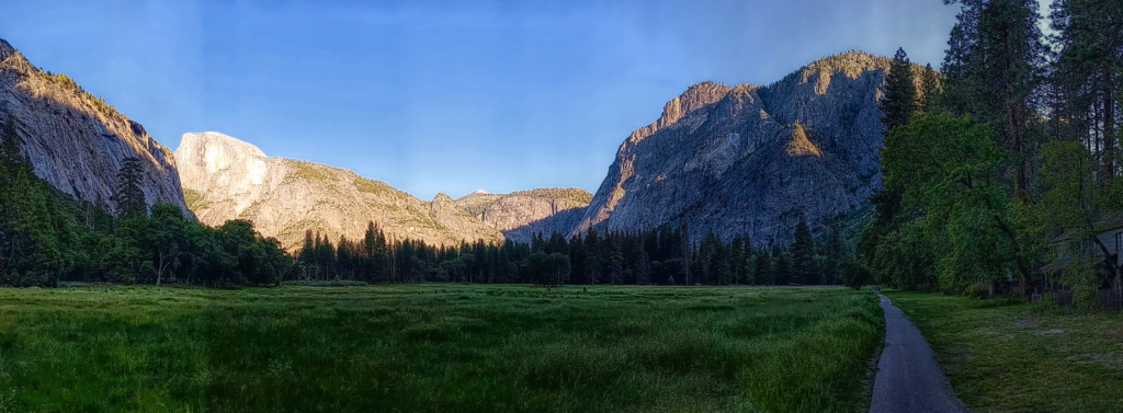 Yosemite Valley - near Ahwahnee - ID: 16011336 © Susan G. Cohan