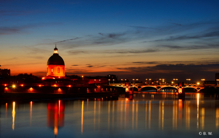 the Garonne at the blue hour