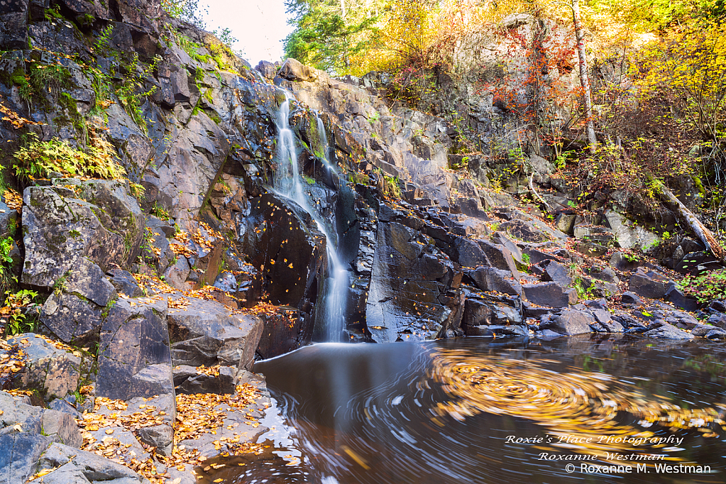Waterfall on Split Rock River MN North Shore - ID: 16027254 © Roxanne M. Westman