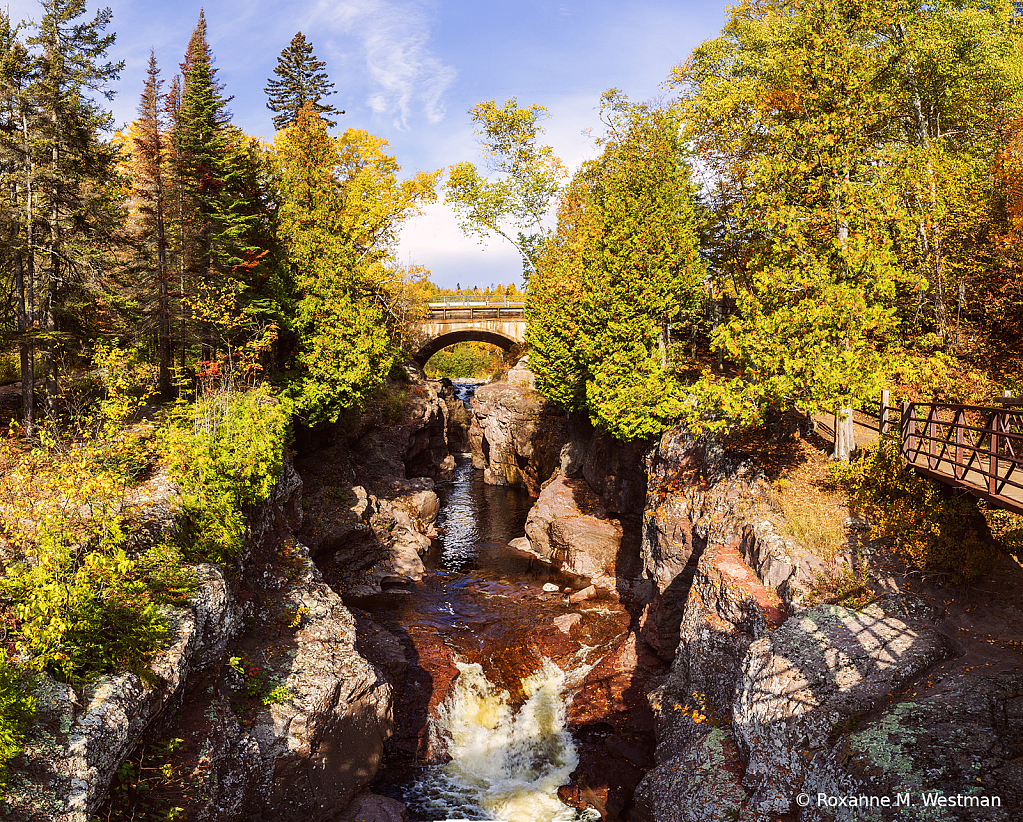 Minnesota waterfalls Temperance river gorge - ID: 16027826 © Roxanne M. Westman