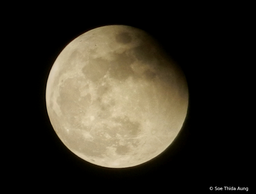 Lunar eclipse Myanmar 