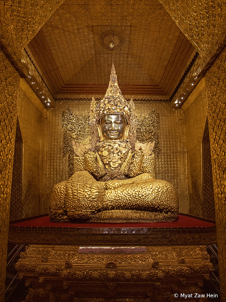 Mahar Myat Muni Buddha Image