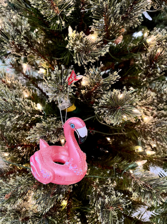 Nothing says Merry Christmas like a pink flamingo 