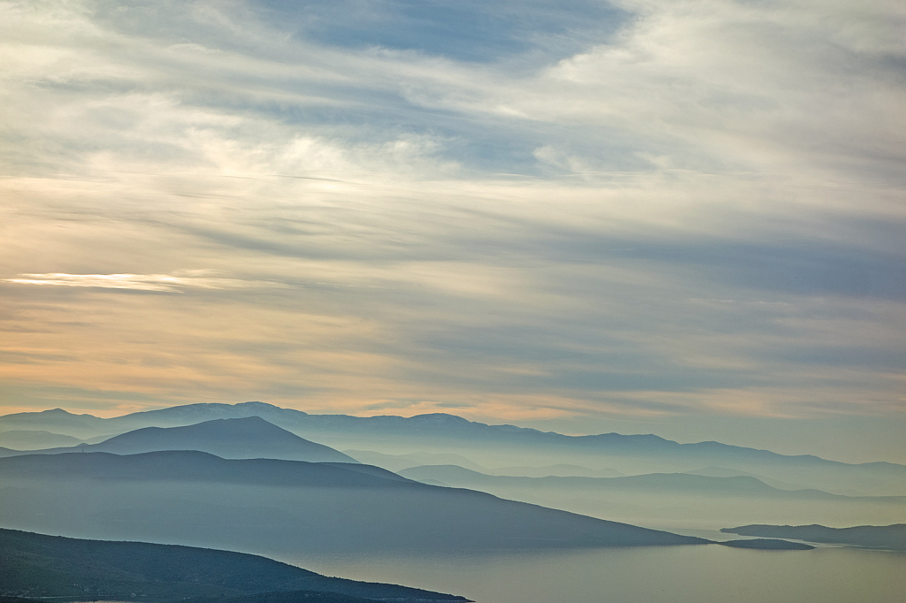 Horizon with fog layers.