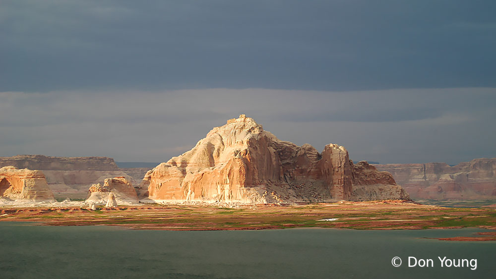 Lake Powell - ID: 16060482 © Don Young