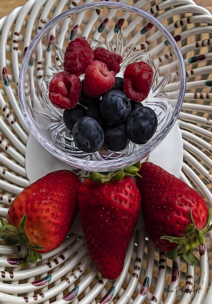 Berry Medley - ID: 16067447 © Candice C. Calhoun