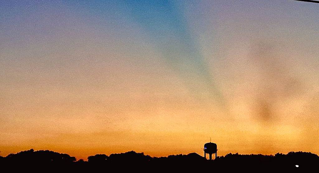 Unusual streak at sunset 