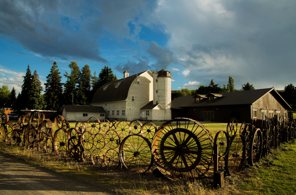 Dahmen Barn Wheel Fence