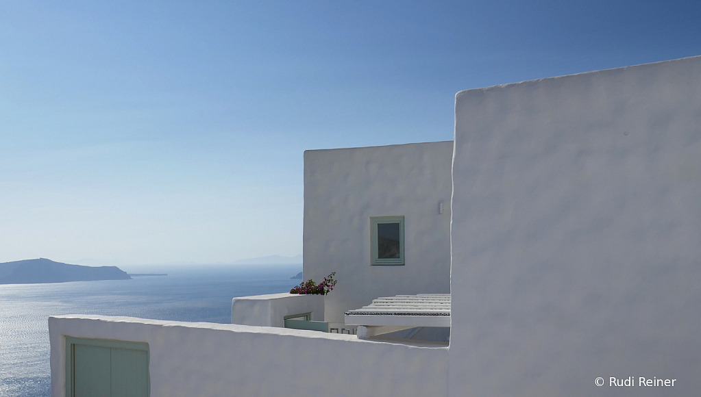 White walls & blue sky, Santorini