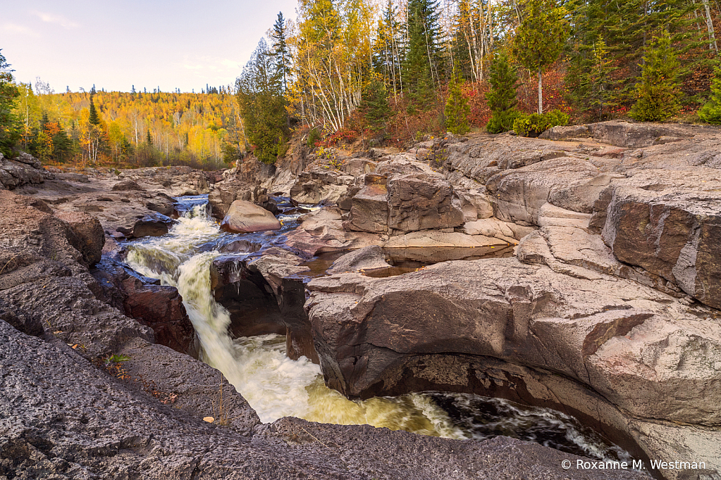 Hiking along the Minnesota temperance river - ID: 16078287 © Roxanne M. Westman