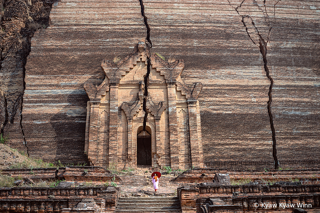 Huge Temple in Myanmar