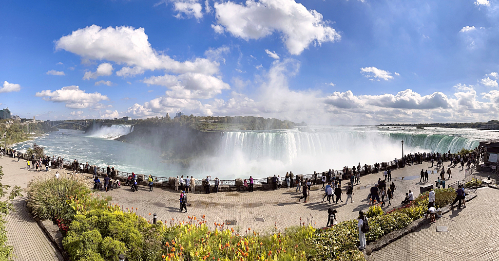 Overview of Niagara Falls - ID: 16084610 © Steve Pinzon