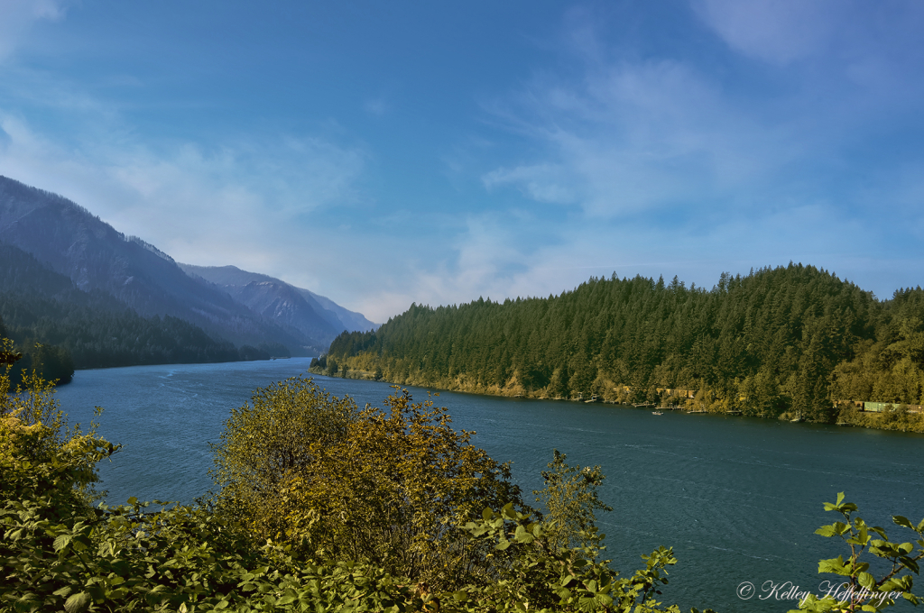 Down the Columbia River  - ID: 16086905 © Kelley J. Heffelfinger