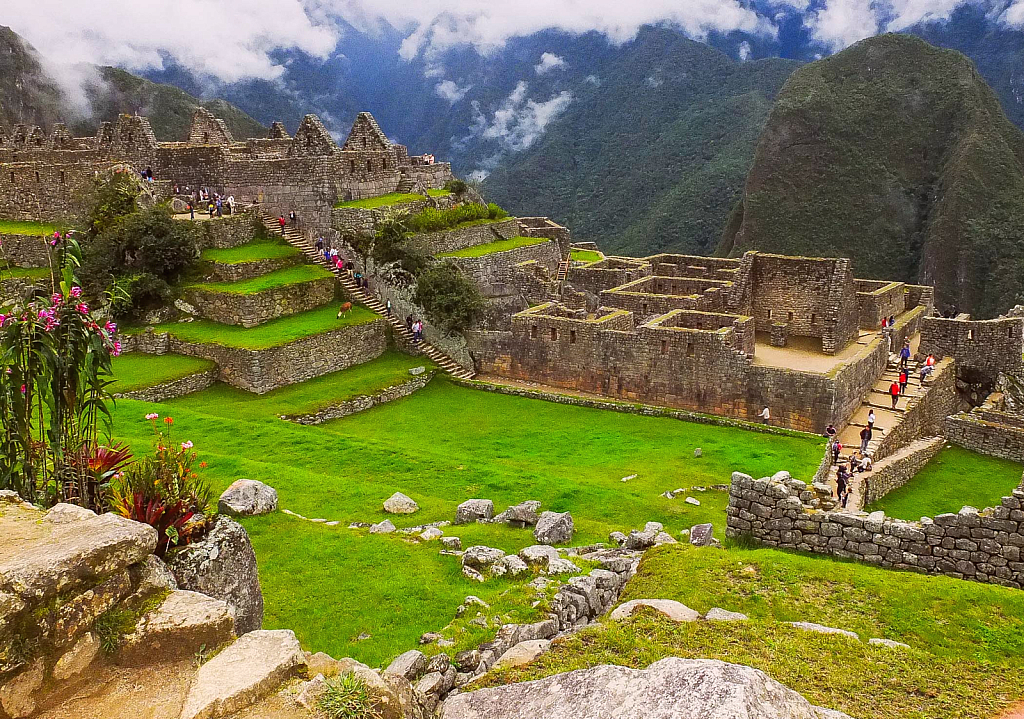 Touring Macchu Picchu