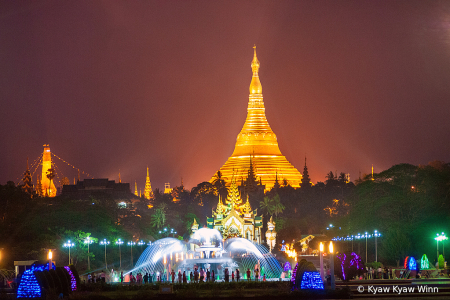 Shwedagon Pagoda At Night 