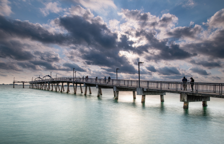 FISH AND PHOTO PIER