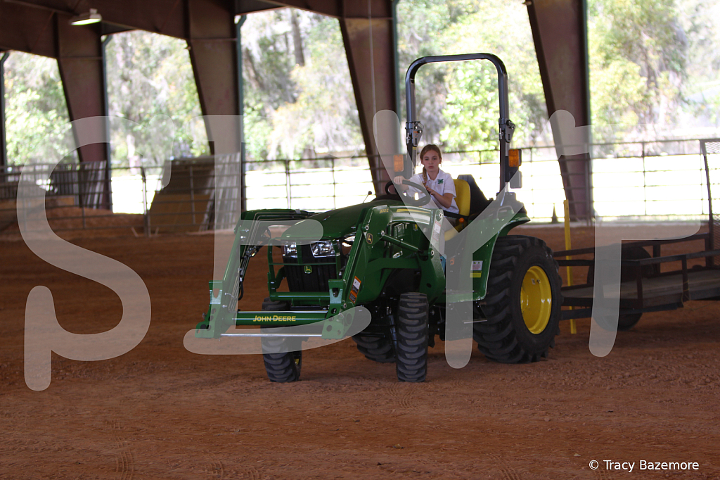 tractor6472 - ID: 16104121 © Tracy Bazemore