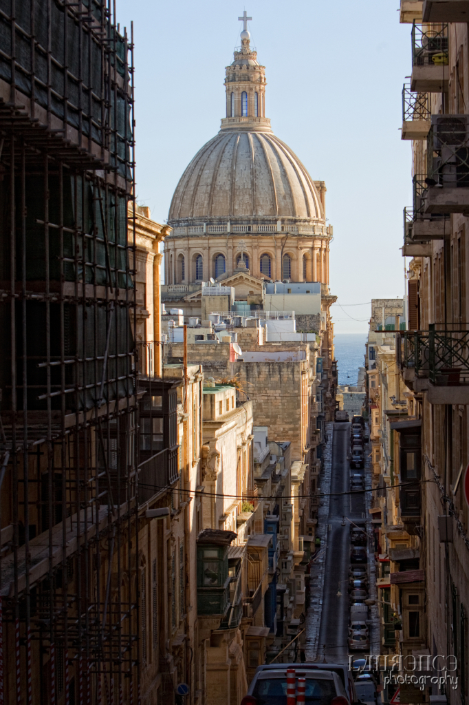 Let the sun shine through - Valletta