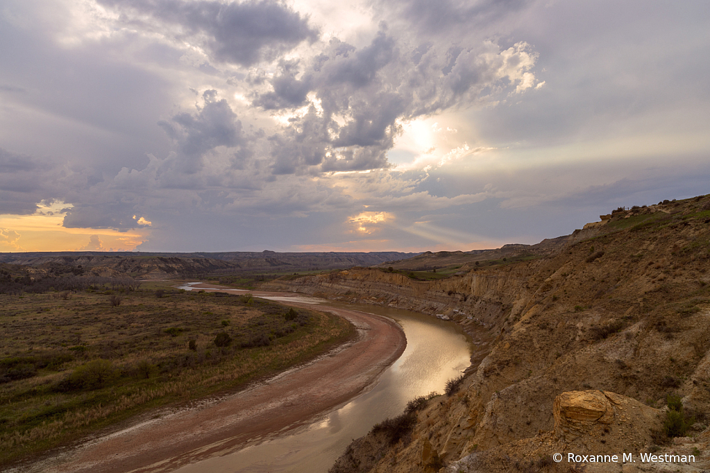Storm forming Wind Canyon Theodore Roosevelt  - ID: 16115202 © Roxanne M. Westman