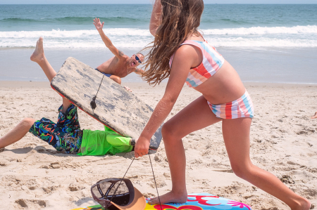 Photobombed at the beach