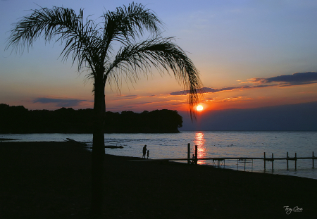 Last Light in Hideaway Bay