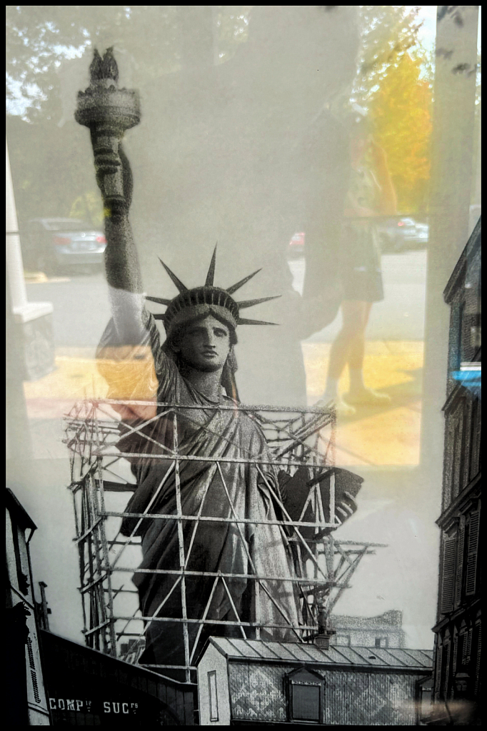 Street Photo in the style of Saul Leiter