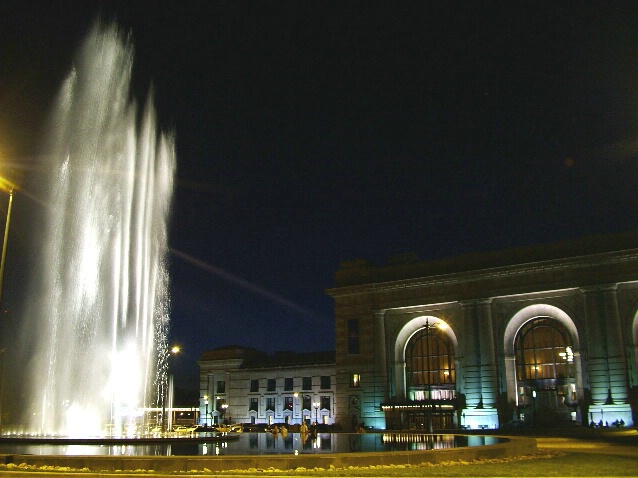  Union Station & Fountain at Night