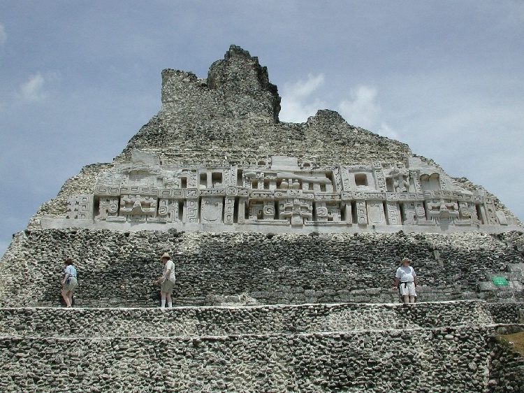 El Castillo, Xunantunich Belize