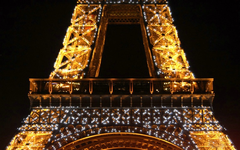 Eiffel Tower, Mid-Section Sparkling Lights