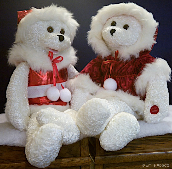 Singing Santa Baby Bears