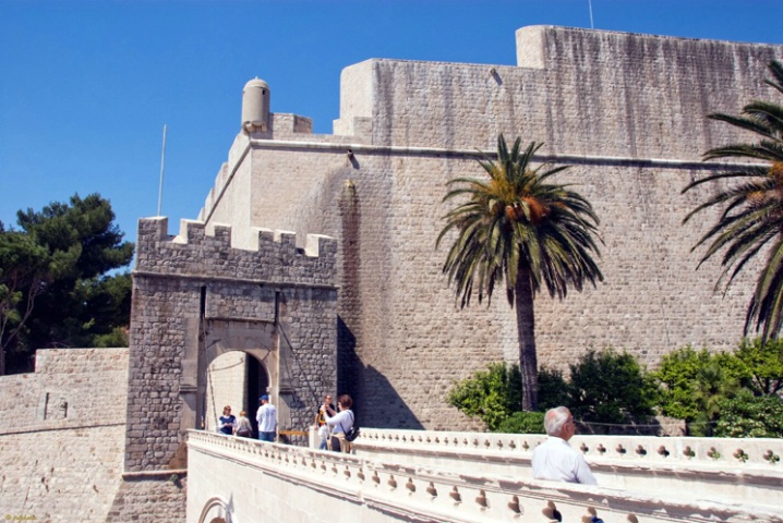 Ploce Gate